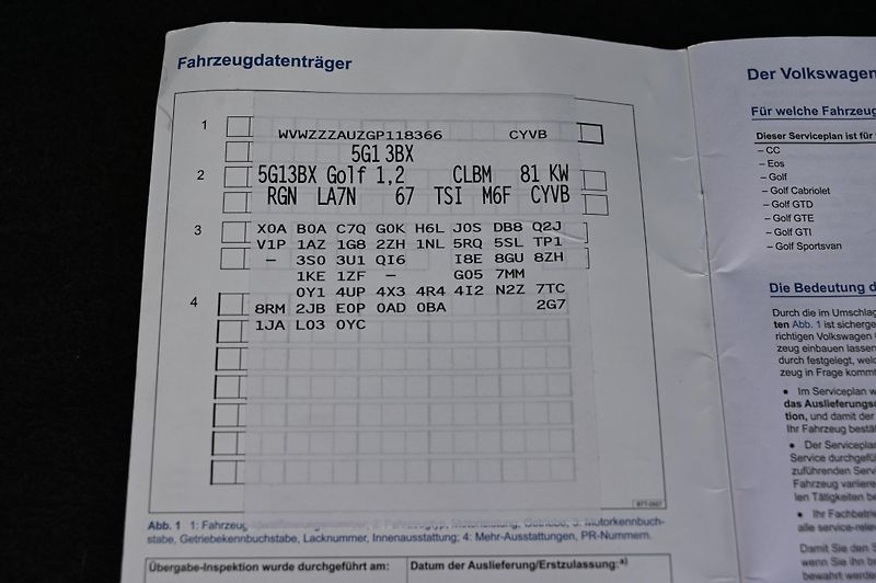 Volkswagen Golf 1.2TSI 81KW BMT rezervace - fotka 44 z 46