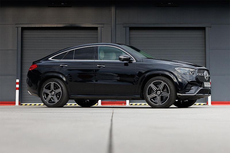 Mercedes-Benz GLE (2025) GLE 450d Coupe 4Matic AMG Line - fotka 7 z 49