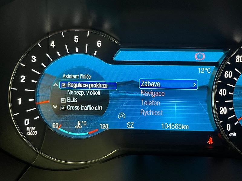 Ford S-MAX 2.0 EB Titanium LED manuál - fotka 53 z 65