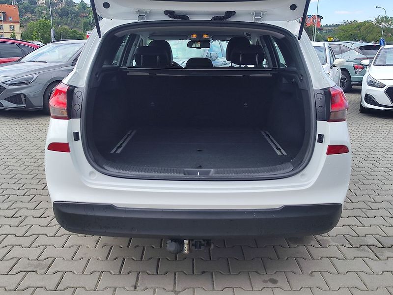 Hyundai i30 1.4 T-GDI/103kW Style Premium - fotka 9 z 38