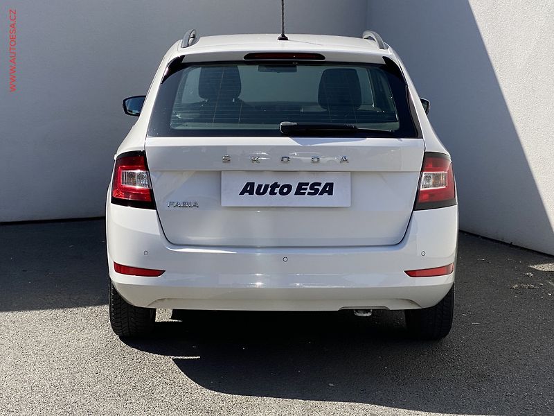 Škoda Fabia (2020) 1.0 TSi, ČR, Ambition, park - fotka 5 z 16
