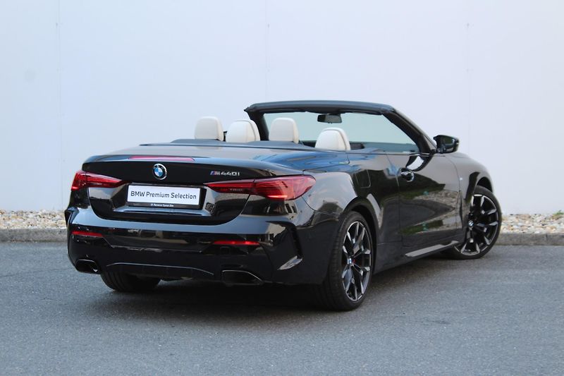 BMW Řada 4 M440i xDrive Convertible - fotka 2 z 23
