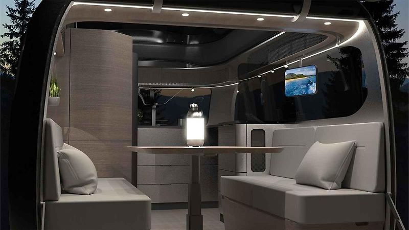 Koncept obytného přívěsu Travel Trailer od firmy Airstream vznikl ve spolupráci s renomovaným designérským studiem F. A. Porsche.
