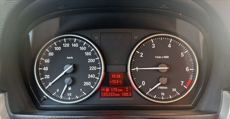 BMW Řada 3 2,0 i,105kW,STK 8/28,serv.kn. - fotka 14 z 22