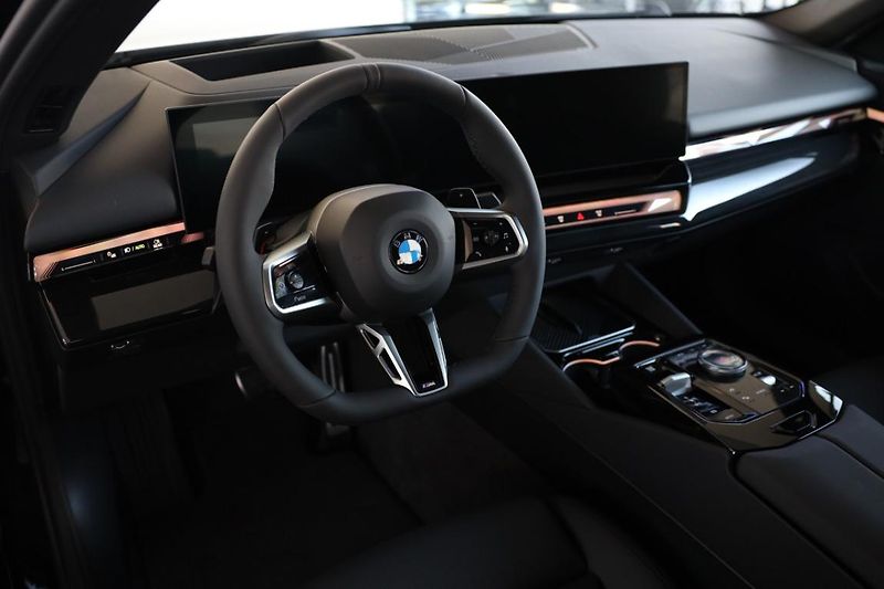 BMW Řada 5 540d xDrive Sedan - fotka 2 z 18