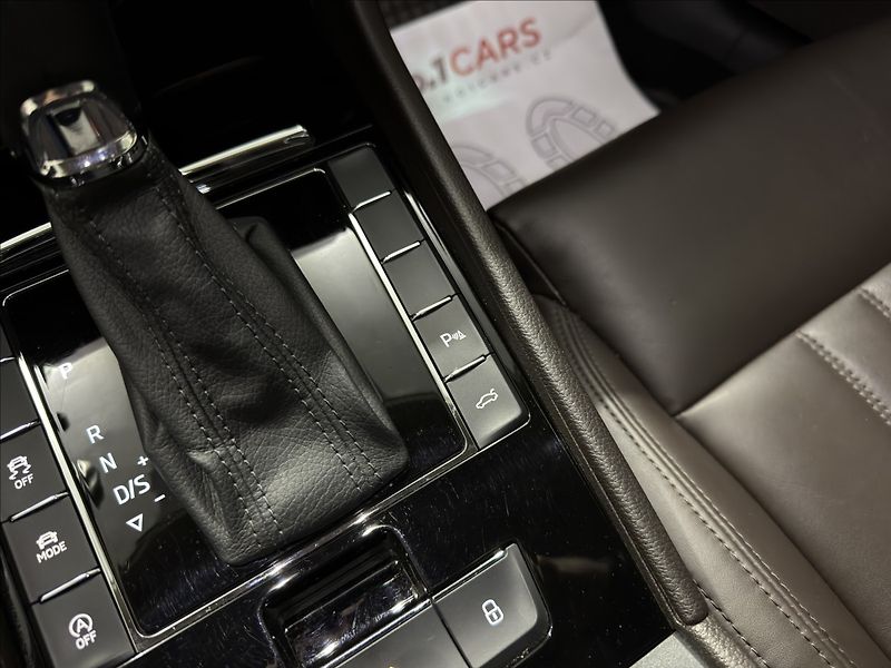 Škoda Superb 2,0   TDI DSG 4X4 140KW L&K - fotka 22 z 41