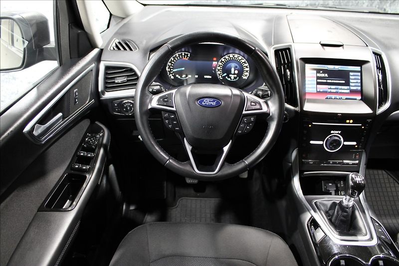 Ford Galaxy 2,0 TDCi 110kW Titanium 7 míst - fotka 36 z 38