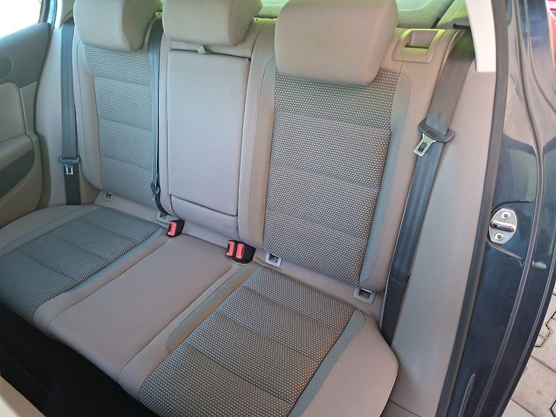 Volkswagen Golf (2009) 2.0TDI 103kW 4MOT -TAŽ.ZAŘ. - fotka 29 z 44