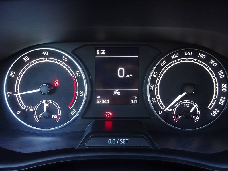 Škoda Fabia (2023) 1,0TSi /70kW Ambition - fotka 14 z 26