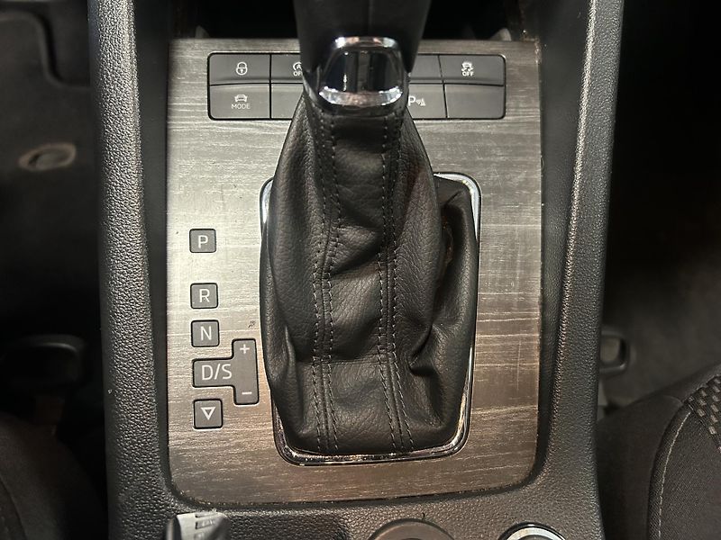 Škoda Octavia (2016) 2.0TDi SCOUT 4x4 DSG Bixe NAVI - fotka 12 z 34