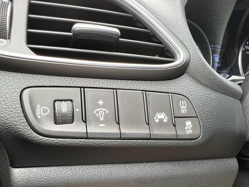 Hyundai i30 (2020) Com.1.0T-GDi Comfort ČR+1.maj. - fotka 26 z 36