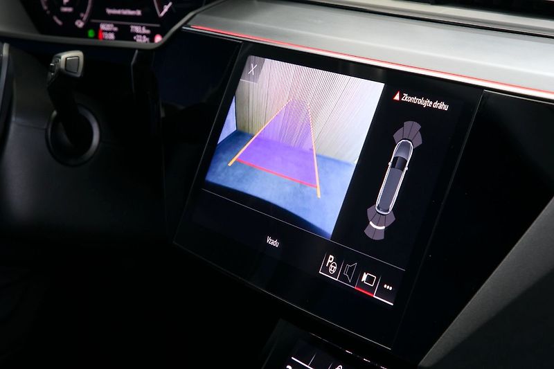 Audi e-tron 55 300kW Matrix Tažné ZÁRUKA - fotka 26 z 43