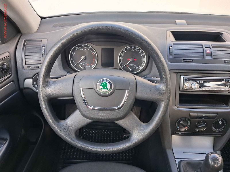 Škoda Octavia (2009) 1.6MPi, 2.maj,ČR, El.výbava - fotka 11 z 14