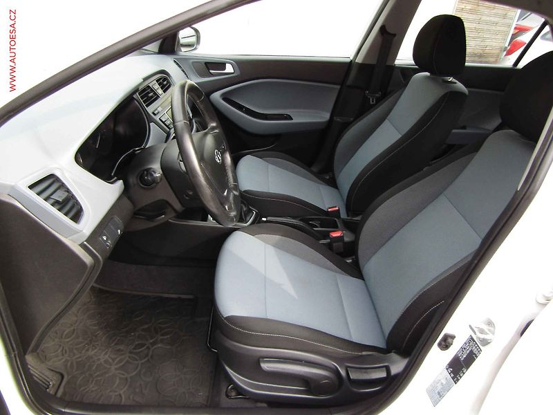 Hyundai i20 (2017) 1.2 16V, ČR, AC - fotka 9 z 15