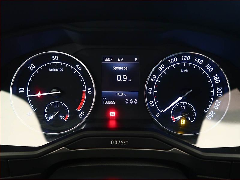 Škoda Superb (2019) 2.0 TDI, Automat, Kůže, Navi - fotka 11 z 19