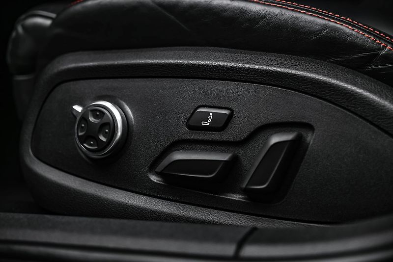 Audi RS 4 RS4  TFSI quattro, keramiky - fotka 21 z 27