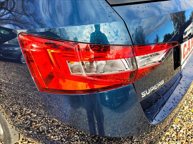 Škoda Superb 1,4 TSI,PHEV,DSG,LED,NAVI,VÝHŘ - fotka 42 z 47