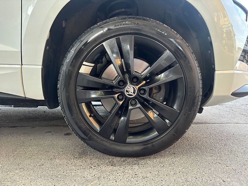 Škoda Karoq 2.0TDI.Sportline.MAN6.TAŽNÉ.ZÁ - fotka 15 z 55