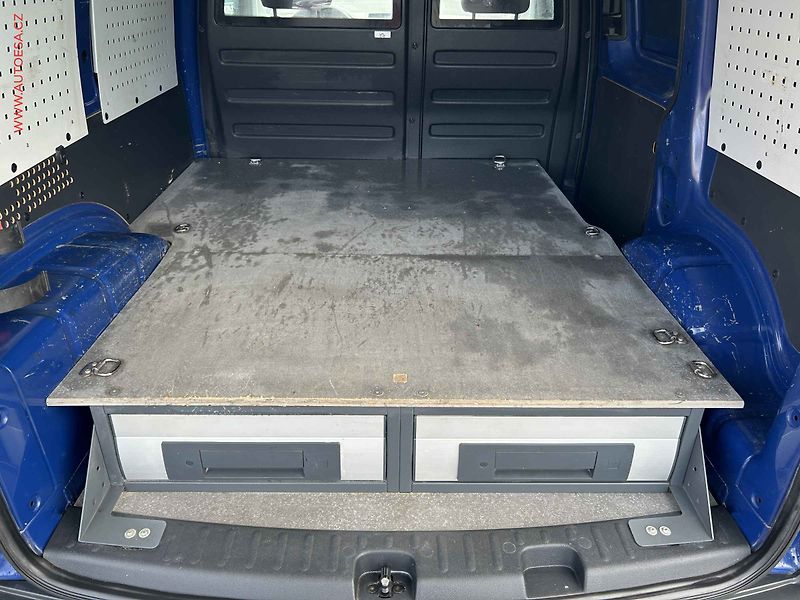 Volkswagen Caddy (2016) 2.0TDi, Aut.AC, STK2/28 - fotka 7 z 15