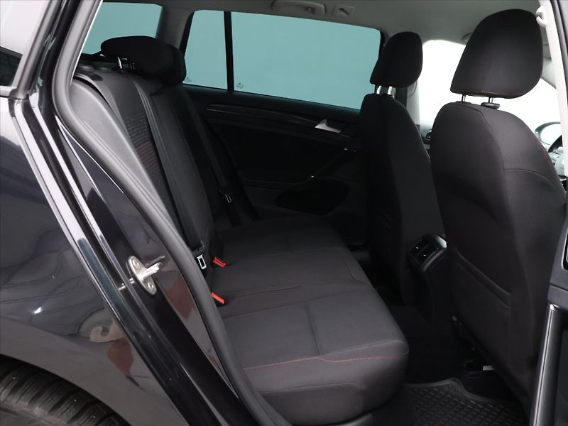 Volkswagen Golf 2.0 TDI 110KW DSG 4Motion - fotka 13 z 30