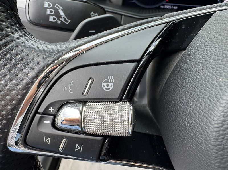 Škoda Superb 2,0 TDI DSG STYLE DPH 1.maj ČR - fotka 33 z 50