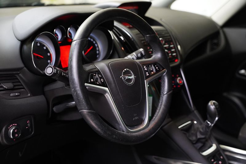 Opel Zafira - fotka 14 z 27