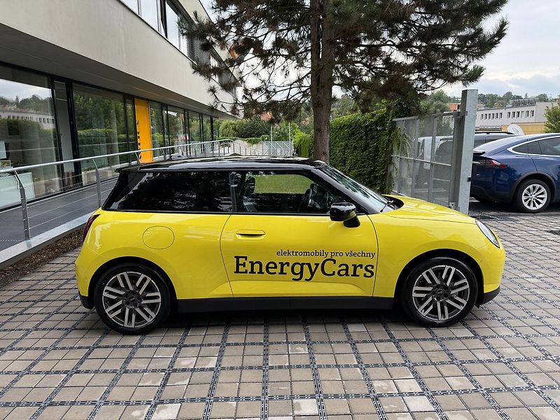 Mini Cooper SE, Hatchback, 135 kW - fotka 32 z 33