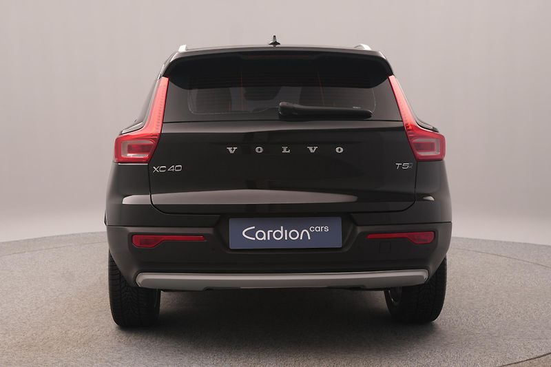 Volvo XC40 T5 AWD MOMENTUM PRO AUT - fotka 8 z 41