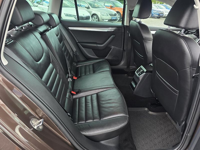 Škoda Octavia 1.4TSI NAVI XENON KŮŽE 1Majite - fotka 18 z 26