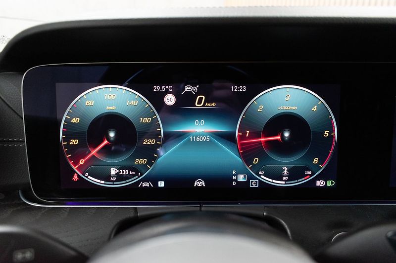 Mercedes-Benz Třídy E E 220d AMG*4MATIC*TAŽNÉ*ACC*ČR - fotka 21 z 52