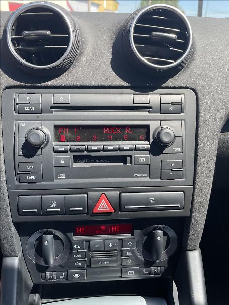 Audi A3 2,0 TDi 103kW*S-line*servis - fotka 26 z 47
