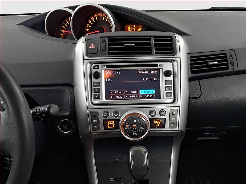 Toyota Verso (2012) 1.8 Valvematic, Automat, ČR - fotka 12 z 18