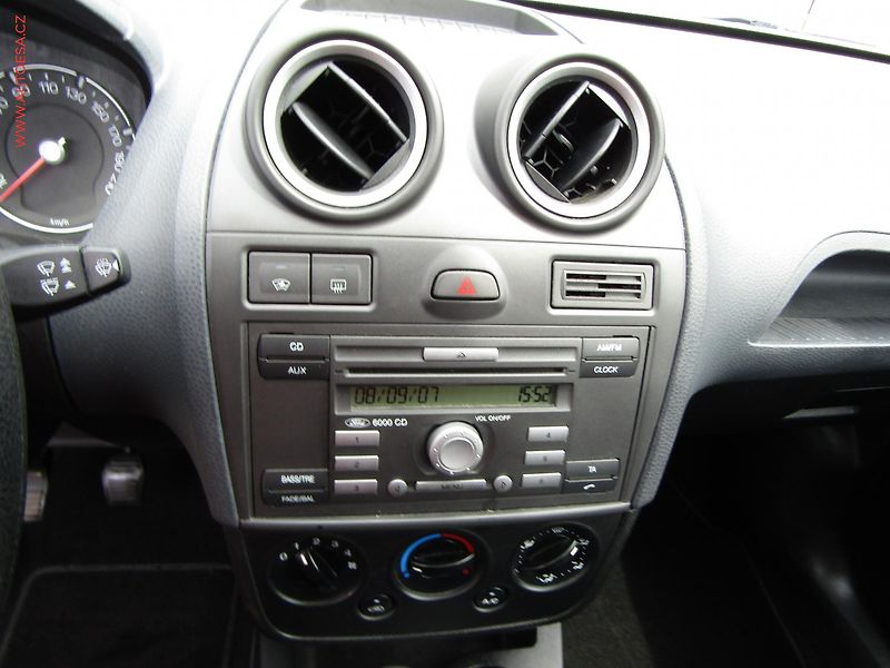Ford Fiesta (2007) 1.3 i, ČR, AC - fotka 12 z 16