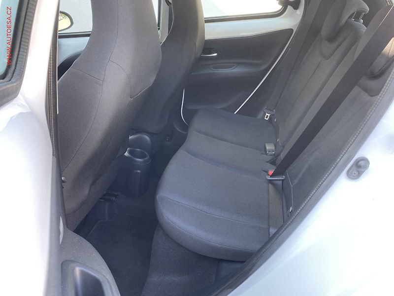 Toyota Aygo (2023) 1.0i, Kamera, AC - fotka 10 z 18