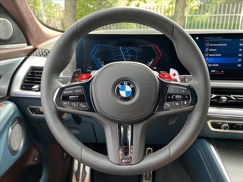 BMW XM 4.4 - fotka 19 z 48