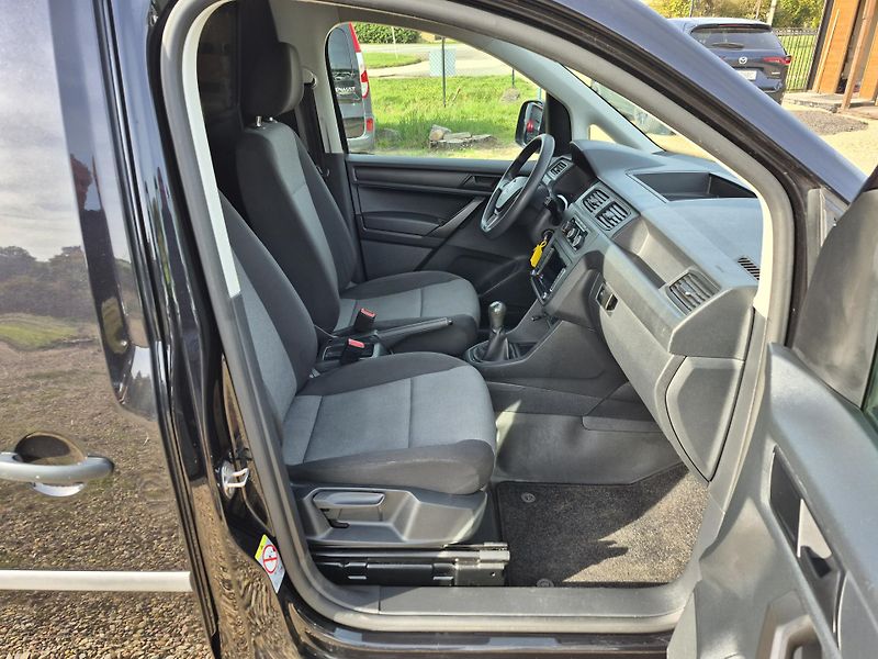 Volkswagen Caddy (2018) 2.0Tdi Maxi po rozvodech - fotka 17 z 24