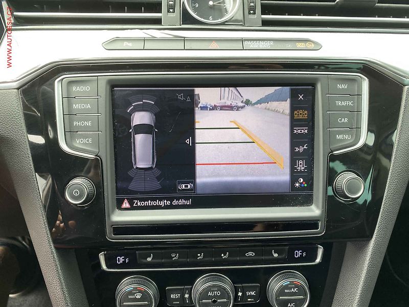Volkswagen Passat (2015) 2.0TDI, LED, navi - fotka 18 z 18