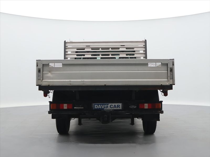 Ford Transit 2,2 TDCi 92kW 330L Base 7-Míst - fotka 6 z 25