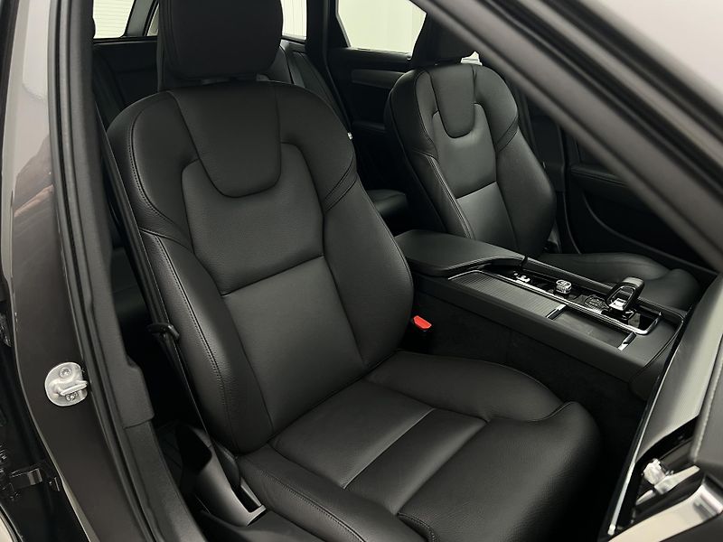 Volvo V90 CC B4 AWD BRIGHT PLUS AUT CZ - fotka 19 z 45