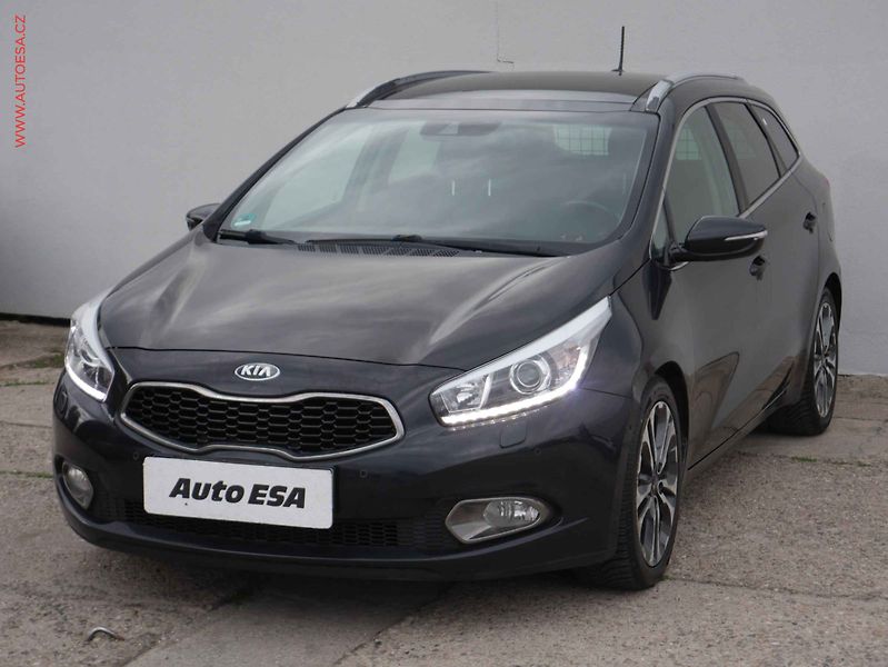 Kia Ceed (2014) 1.6 CRDi, Výhř.sed. - fotka 3 z 15