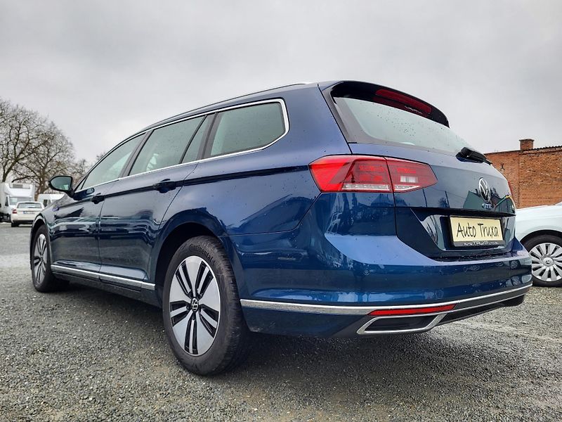 Volkswagen Passat 1.4 TSI PHEV GTE DSG HYBRID - fotka 34 z 46