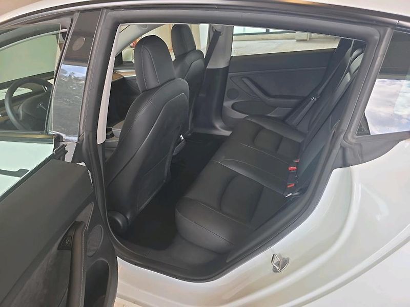 Tesla Model 3 PERFORMANCE 393kw SOH 95,0% - fotka 7 z 11