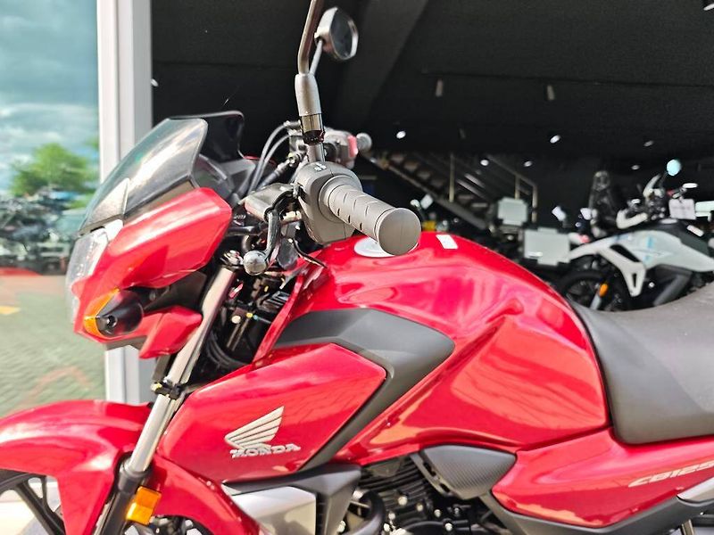 Honda CBF 125 (2023) - fotka 11 z 18