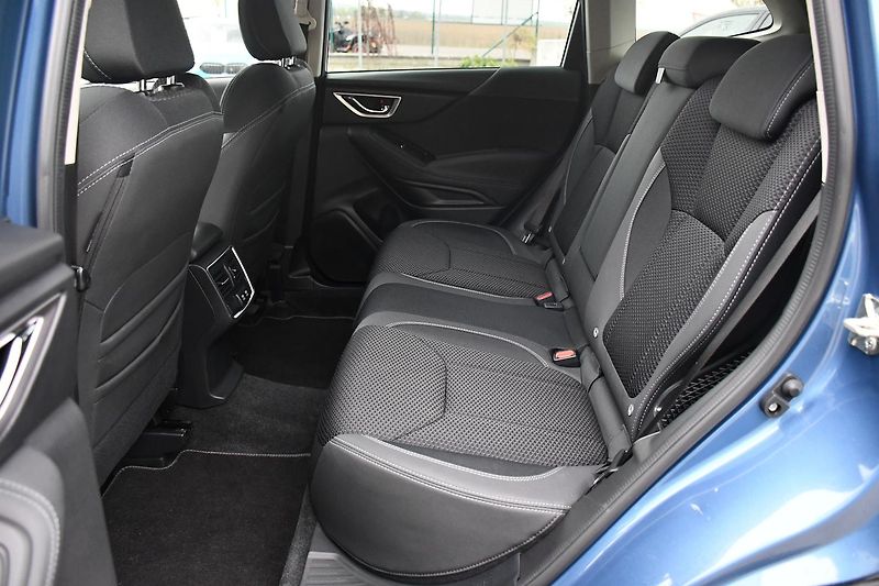 Subaru Forester e-BOXER ACC CARPLAY KAMERA - fotka 19 z 53