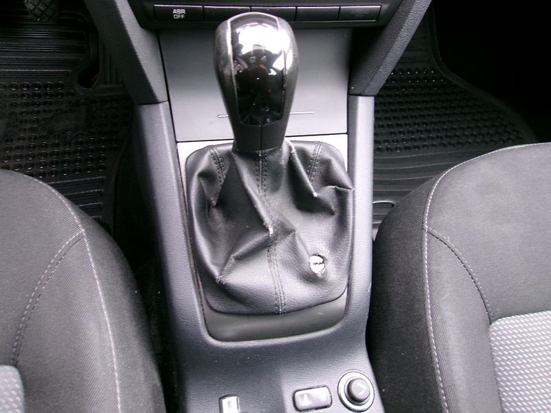 Škoda Octavia (2008) 1.6i - fotka 14 z 15