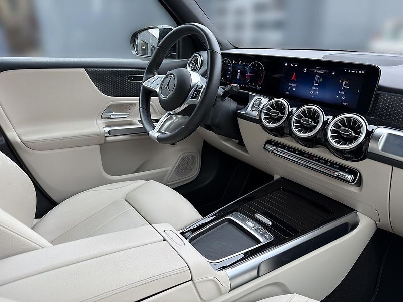 Mercedes-Benz GLB 200d 4MATIC - fotka 12 z 17