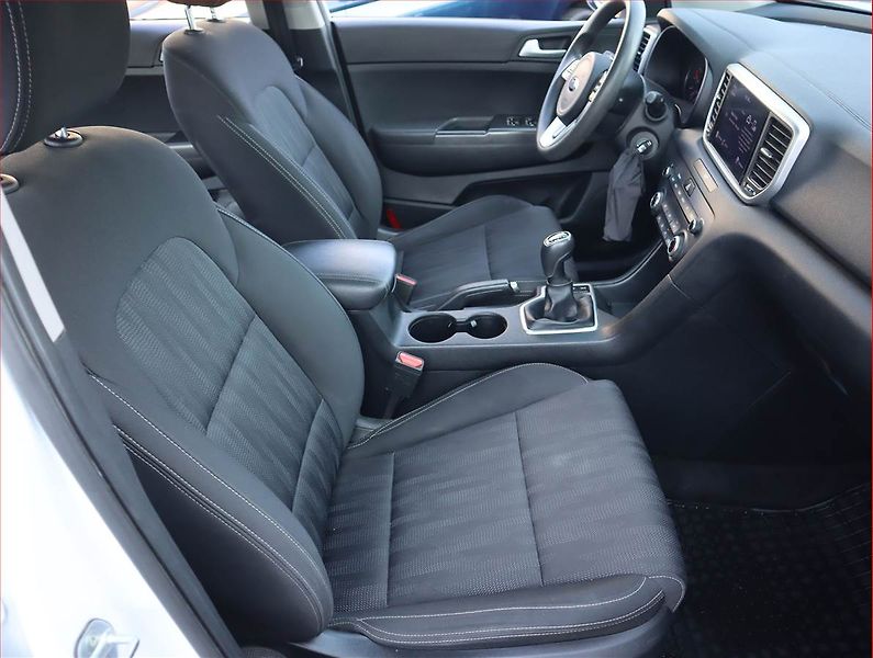 Kia Sportage (2021) 1.6 T-GDI, 4X4, Serv.kniha - fotka 9 z 18