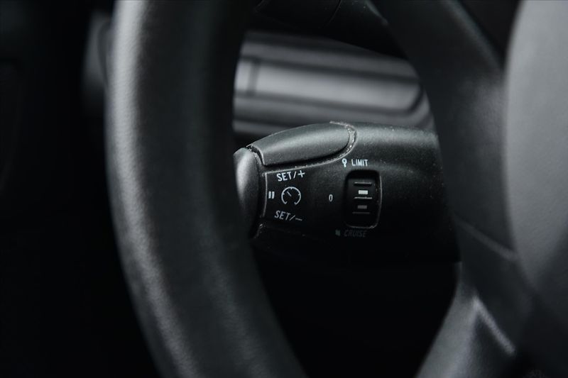 Peugeot 208 1.2i 60kW 1.MAJITEL DPH ČR - fotka 14 z 19
