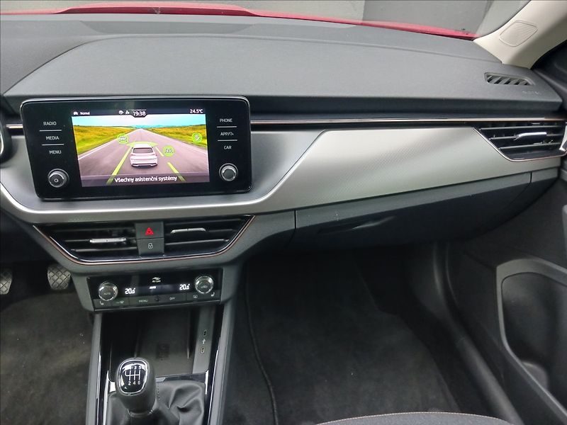 Škoda Kamiq 1,0 81 kW STYLE, 1. majitel - fotka 14 z 22
