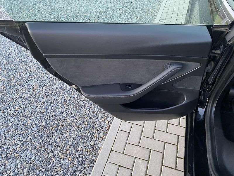 Tesla Model 3 REFRESH - ZÁRUKA TESLA MATRIX - fotka 20 z 35